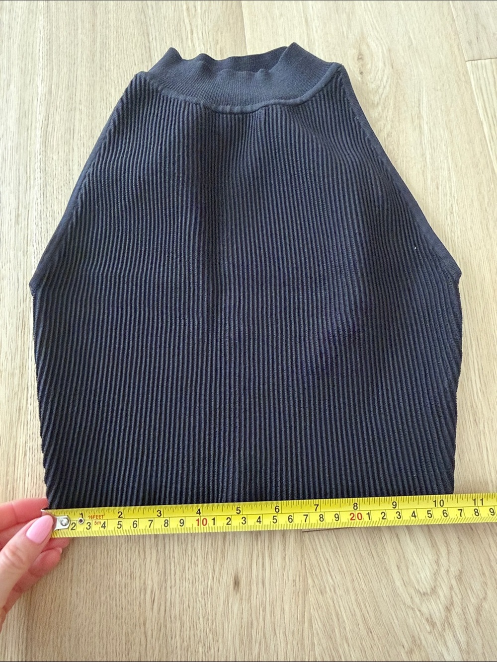 Aritzia Sculpt Knit Top - Picture 4 of 6